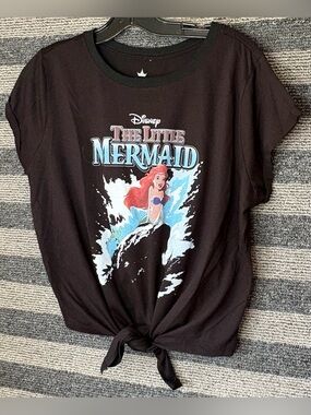 Disney Black The Little Mermaid Tie-Front Tee with Ariel Graphic Women’s 1X EUC
